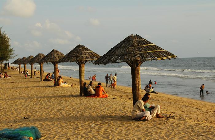 Cherai Beach with golden sand near Kochi