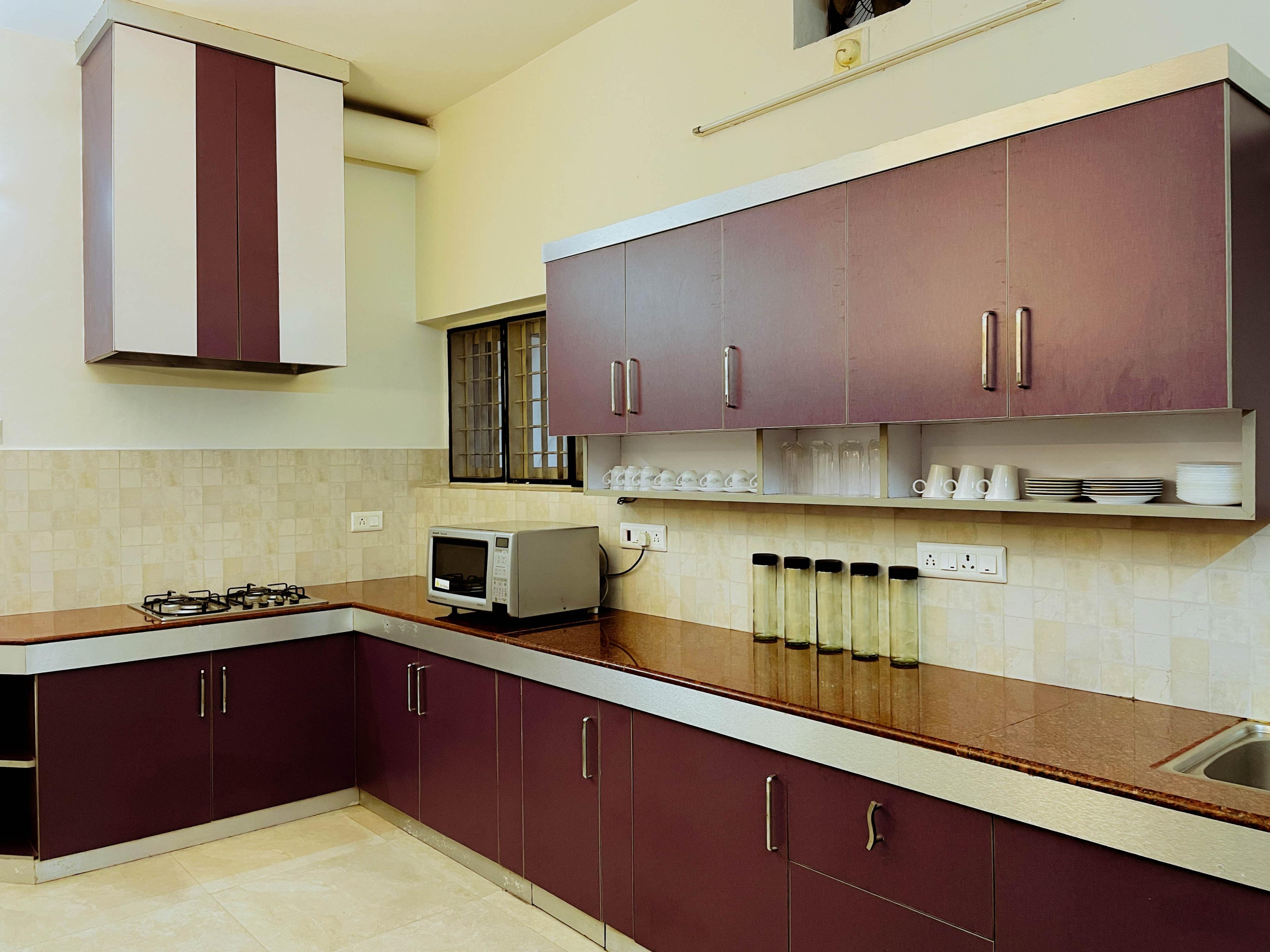 Fully-Equipped Modern Kitchen — detail view