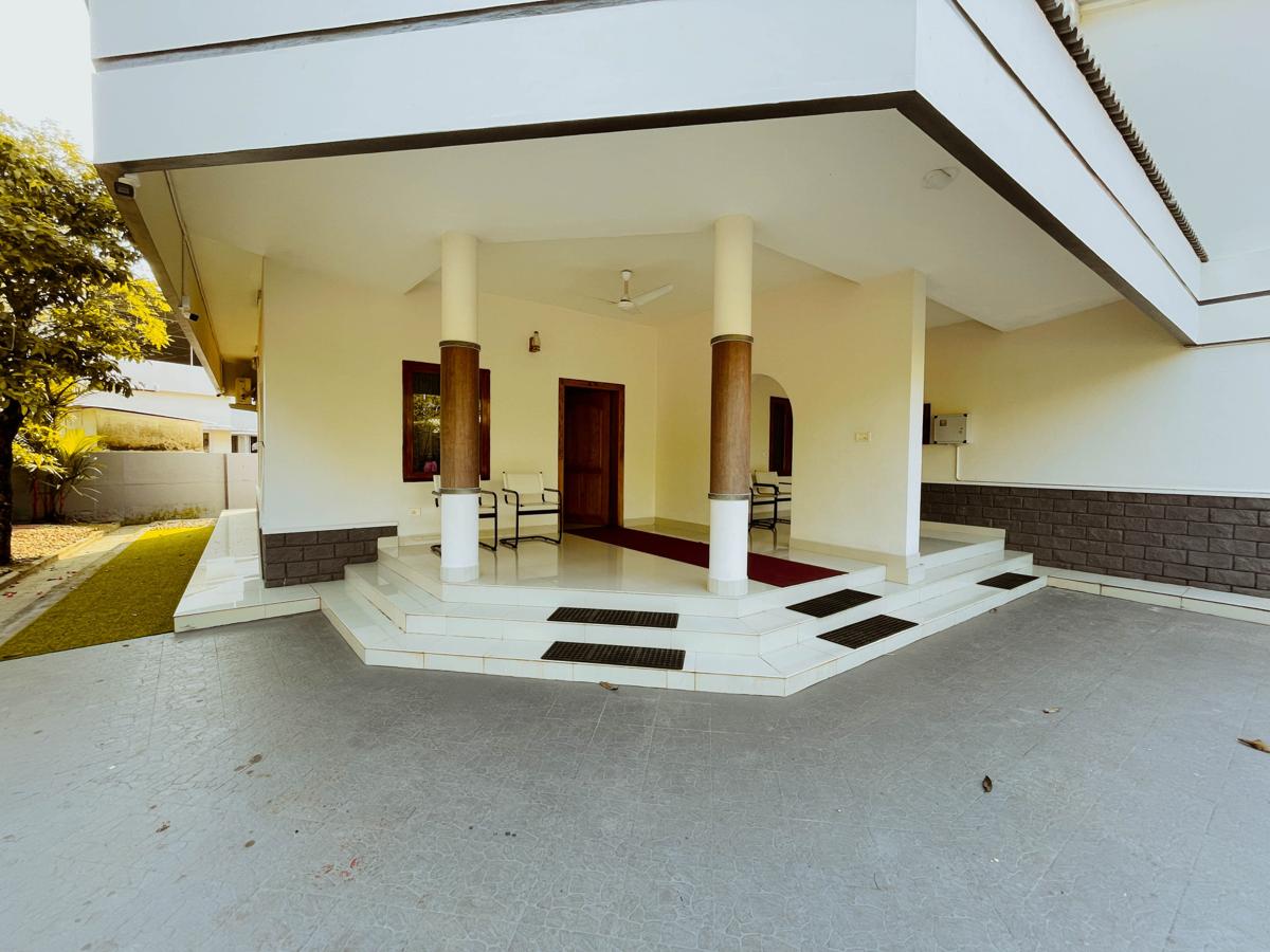 Exterior view of Upavan Villa, a welcoming homestay in Aluva